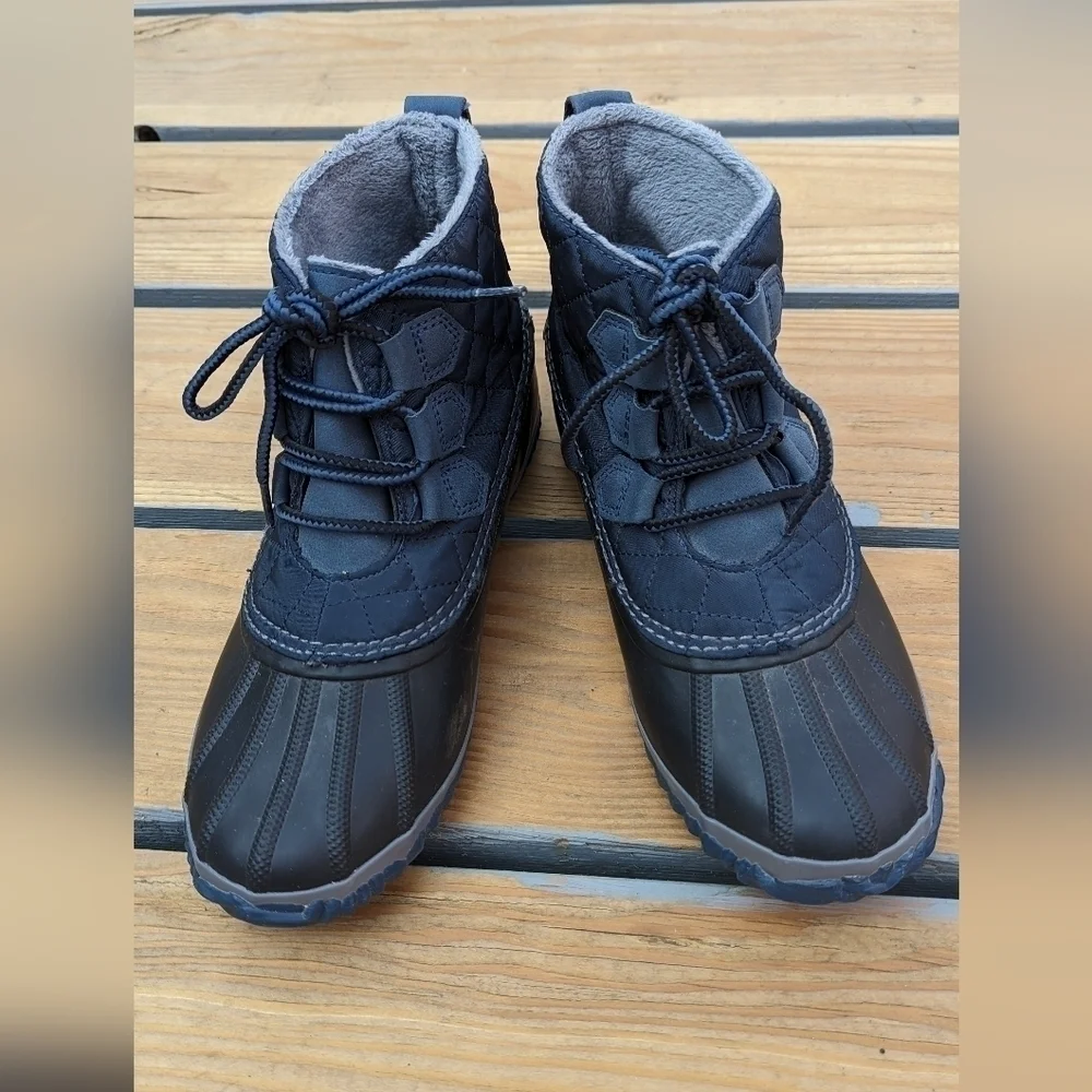 JBU Woman's Waterproof Duck Boot Size 9 M